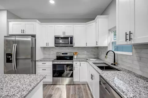 Kitchen - 85 Delmonte St, Baldwin, FL 32234 photo 4 of 5