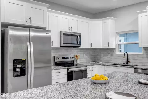 Kitchen - 85 Delmonte St, Baldwin, FL 32234 photo 5 of 5