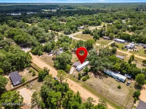 207 Milton Ave, Interlachen, FL 32148 photo 11