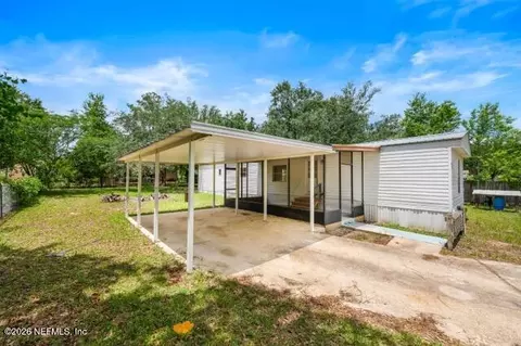 207 Milton Ave, Interlachen, FL 32148 photo 2