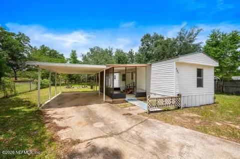 207 Milton Ave, Interlachen, FL 32148