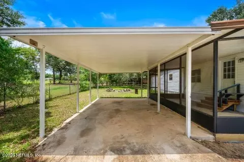 207 Milton Ave, Interlachen, FL 32148 photo 4