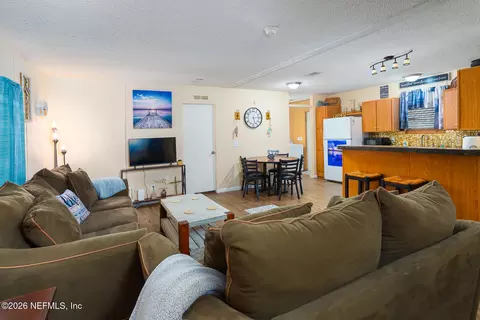 300 7th Ave, Welaka, FL 32193