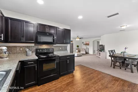 Kitchen - 6178 Daylilly Rd, Macclenny, FL 32063 photo 2 of 4
