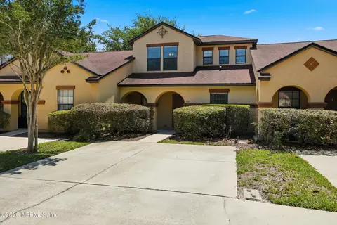 747 Ginger Mill Dr, Saint Johns, FL 32259