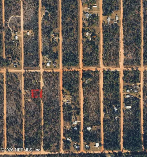 135 Miami St, Interlachen, FL 32148 photo 4