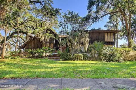 5457 River Trail Rd N, Jacksonville, FL 32277