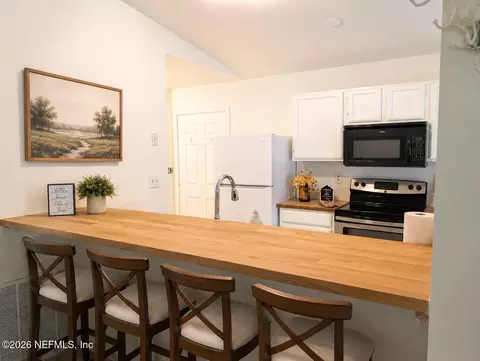 Kitchen - 116 Biscayne Dr, Florahome, FL 32140 photo 1 of 5