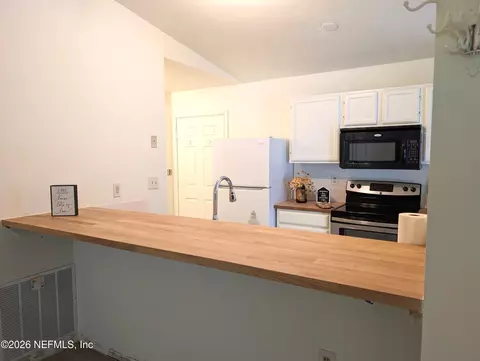 Kitchen - 116 Biscayne Dr, Florahome, FL 32140 photo 3 of 5