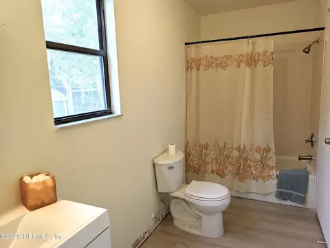 Bath - 116 Biscayne Dr, Florahome, FL 32140 photo 3 of 3