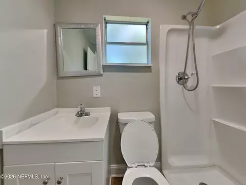 Bath - 365 Delmonte St, Baldwin, FL 32234 photo 2 of 2