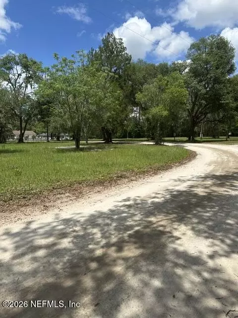 123 Willis Rd, Hollister, FL 32147 photo 2