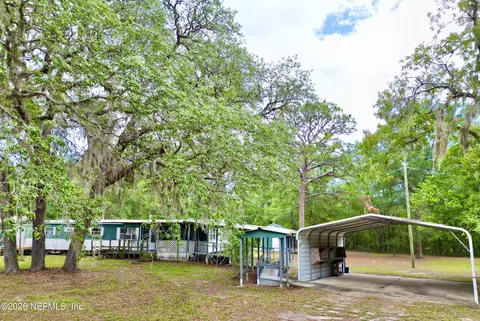 208 Country Living Cir, Melrose, FL 32666