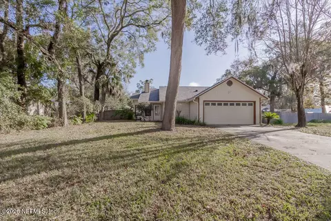 1639 Ponderosa Pine Dr E, Jacksonville, FL 32225