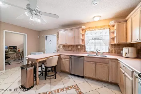 Kitchen - 17 Rollins Ave, Saint Augustine, FL 32084 photo 4 of 4
