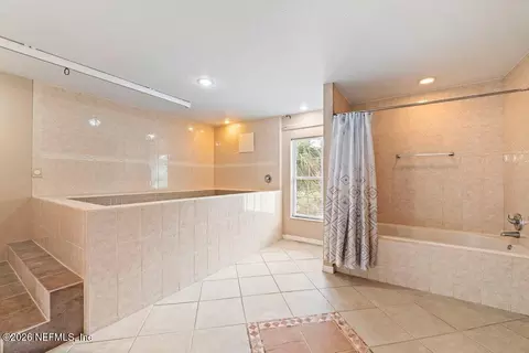 Bath - 17 Rollins Ave, Saint Augustine, FL 32084 photo 1 of 8
