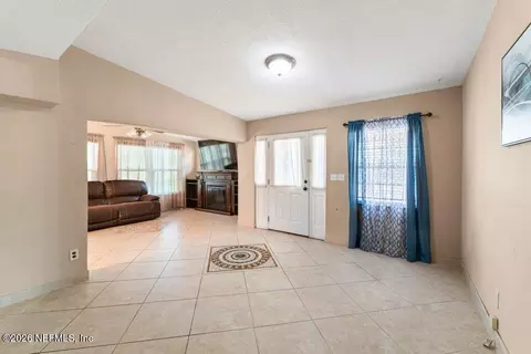 Living - 17 Rollins Ave, Saint Augustine, FL 32084 photo 1 of 3