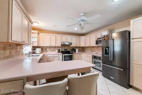 Kitchen - 17 Rollins Ave, Saint Augustine, FL 32084 photo 3 of 4