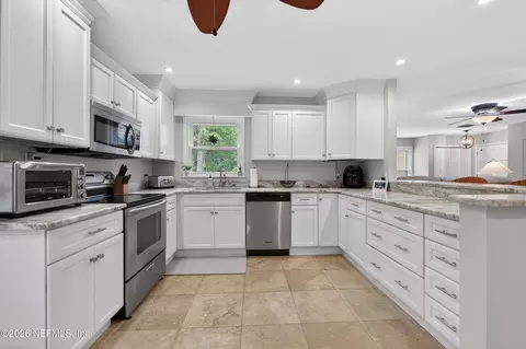 Kitchen - 8 Mimosa Trl, Ormond Beach, FL 32174 photo 2 of 2
