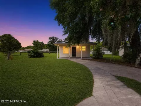 5328 Golf Forest Ct, Jacksonville, FL 32208