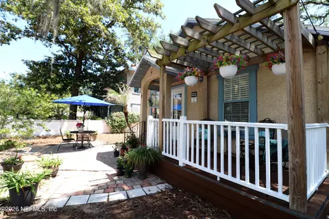 Exterior - 11 Davis St, Saint Augustine, FL 32084 photo 6 of 13
