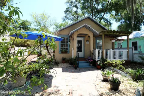 Exterior - 11 Davis St, Saint Augustine, FL 32084 photo 4 of 13