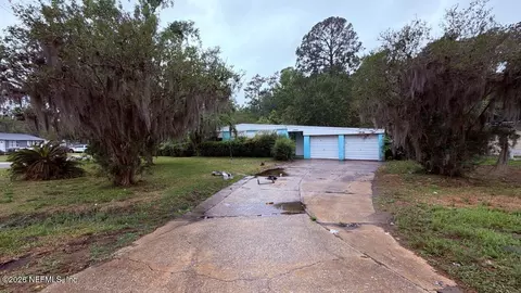 10384 Pinehurst Dr, Jacksonville, FL 32218