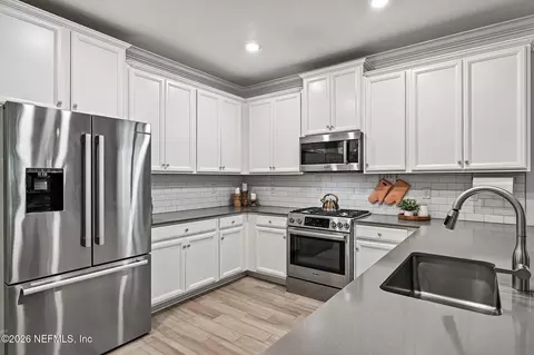 Kitchen - 199 Glorieta Dr, Saint Augustine, FL 32095 photo 5 of 5