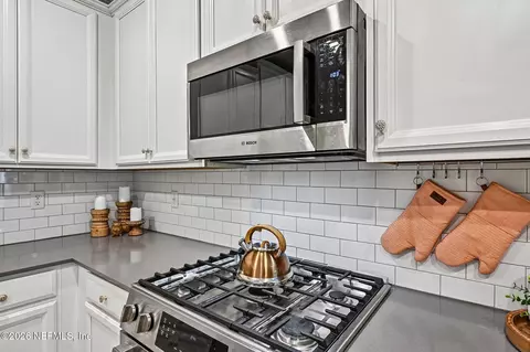 Kitchen - 199 Glorieta Dr, Saint Augustine, FL 32095 photo 4 of 5