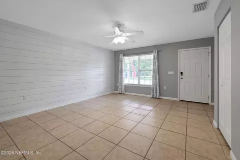 Living - 980 N Volusia St, Saint Augustine, FL 32084 photo 1 of 4