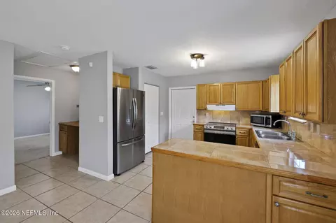 Kitchen - 980 N Volusia St, Saint Augustine, FL 32084 photo 4 of 5
