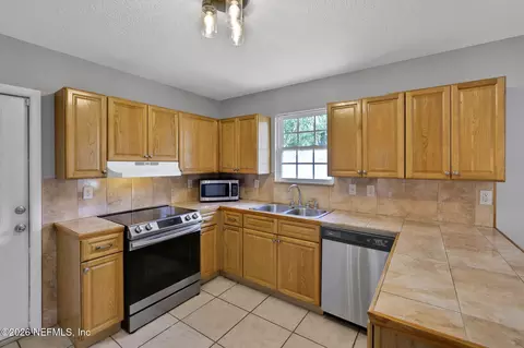 Kitchen - 980 N Volusia St, Saint Augustine, FL 32084 photo 3 of 5