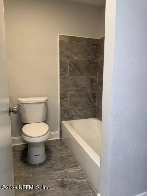 Bath - 10948 Java Dr, Jacksonville, FL 32246 photo 2 of 4