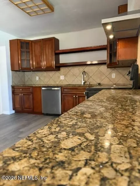 Kitchen - 10948 Java Dr, Jacksonville, FL 32246 photo 2 of 2