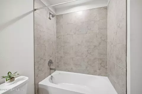 Bath - 289 Tower Ct, Saint Augustine, FL 32092 photo 4 of 4