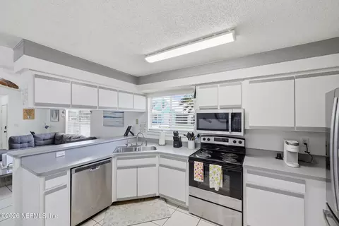 Kitchen - 6 Lisbon St #A/B, Saint Augustine, FL 32080 photo 3 of 7