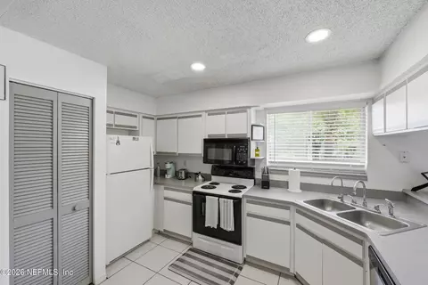 Kitchen - 6 Lisbon St #A/B, Saint Augustine, FL 32080 photo 7 of 7