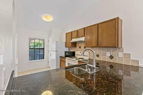Kitchen - 742 Ginger Mill Dr, Saint Johns, FL 32259 photo 5 of 6