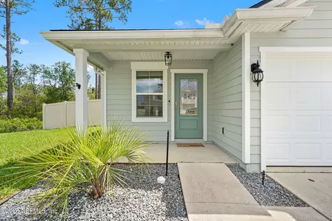 Exterior - 66132 Edgewater Dr, Yulee, FL 32097 photo 3 of 4