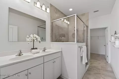 Bath - 260 Pine Bluff Dr, Saint Augustine, FL 32092 photo 1 of 2