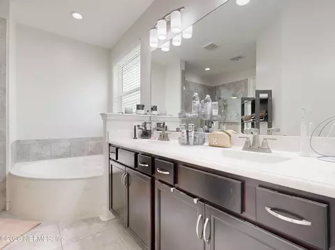 Bath - 39 Stansbury Ln, Saint Augustine, FL 32092 photo 1 of 8