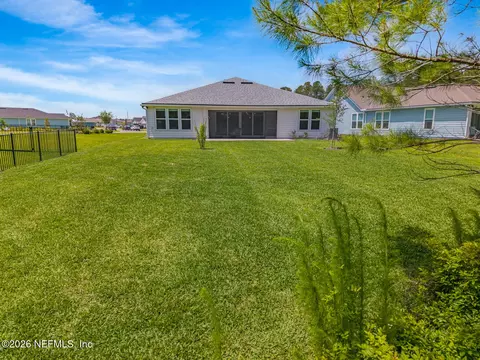 Exterior - 613 Witty Banter Ct, Yulee, FL 32097 photo 4 of 10