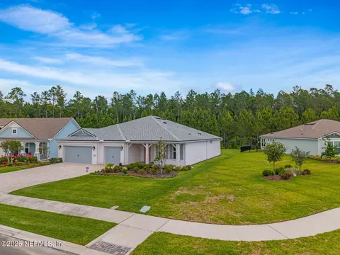 Exterior - 613 Witty Banter Ct, Yulee, FL 32097 photo 8 of 10