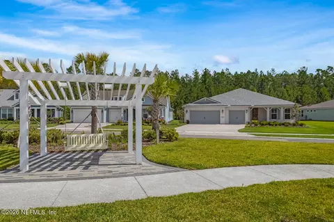 Exterior - 613 Witty Banter Ct, Yulee, FL 32097 photo 7 of 10