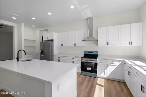 Kitchen - 75782 Edwards Rd, Yulee, FL 32097 photo 4 of 5