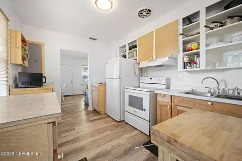 Kitchen - 1405 Melson Ave, Jacksonville, FL 32254 photo 2 of 2
