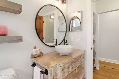 Bath - 94 Park Pl, Saint Augustine, FL 32084 photo 3 of 4