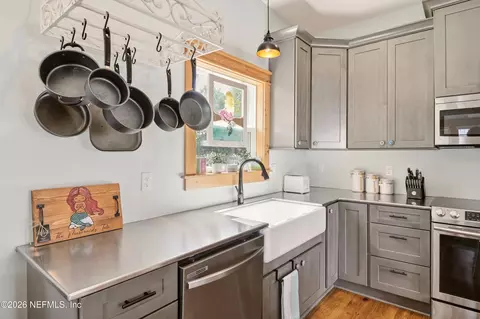 Kitchen - 94 Park Pl, Saint Augustine, FL 32084 photo 3 of 3