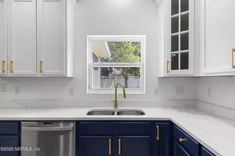 Kitchen - 749 Mandarin Ter, Saint Augustine, FL 32092 photo 6 of 8