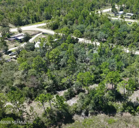 112 Brass St, Interlachen, FL 32148 photo 2